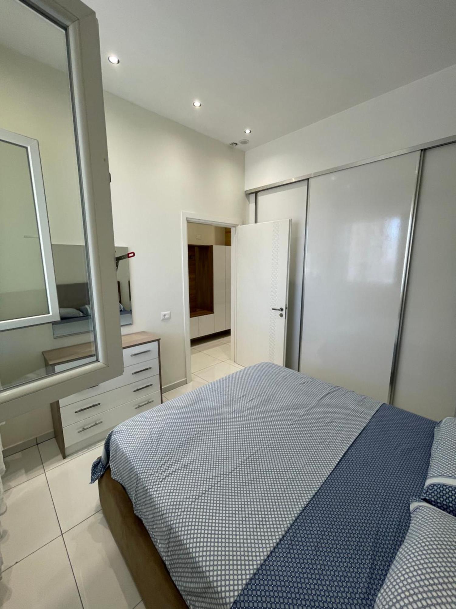 Franco Apartments Tirana Buitenkant foto